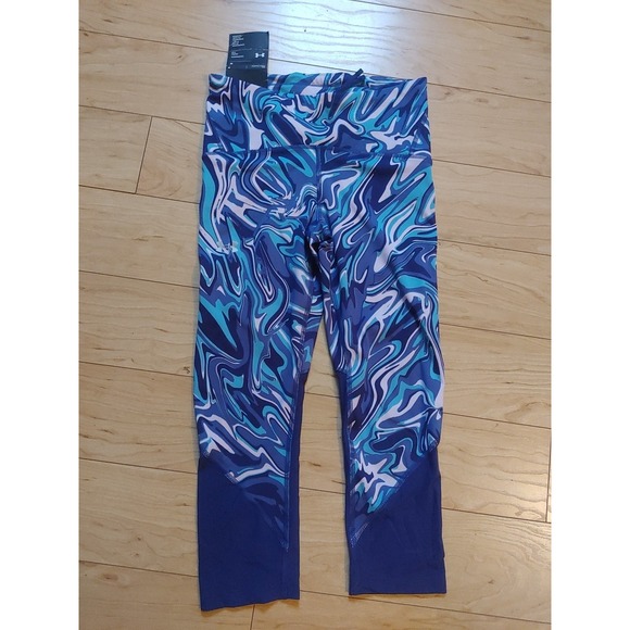 Under Armour Pants - NWT under armour fitted legging Compression Mid Rise Crop  sz M‎ Medium workout